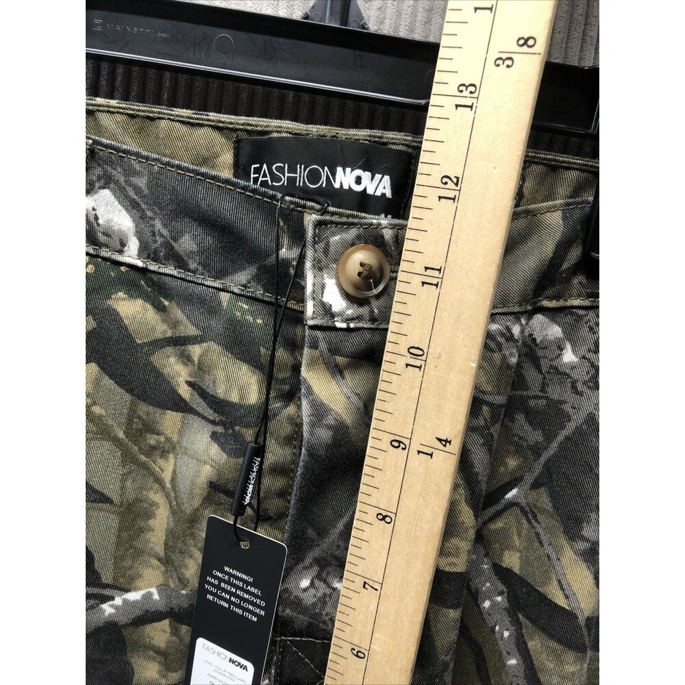 Fashion Nova Level You Up Jogger Pants Women’s M Olive Tree Camo Cargo Streetwea - Picture 12 of 16